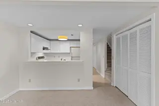 231 Saint Luke Court, Wilmington, NC 28409 — 2-bedroom waterfront townhome in Caneel Cove, Wilmington, NC, photo 4 of 38: 29-web-or-mls-BTS02035