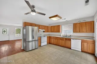 2305 E Oak Island Drive, Oak Island, NC 28465 – photo 7: 2305EOakIslandDrive-27