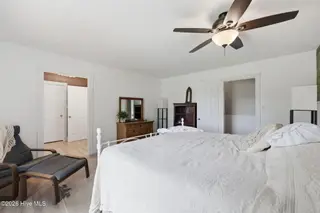 824 Pelican Drive, New Bern, NC 28560 – photo 21: Master Bedroom