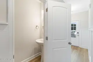 222 Cline Way Unit 134, Beaufort, NC 28516 – photo 13: Powder Room
