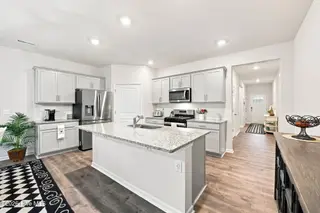 2013 Montford Drive, New Bern, NC 28562 – photo 2: 22-web-or-mls-DSC_8568_edit