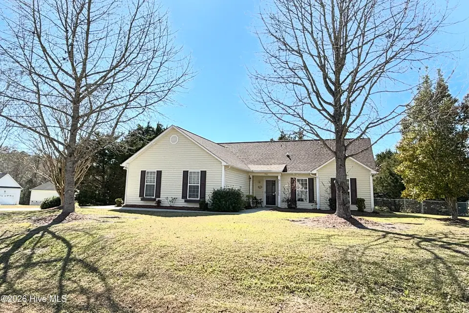 302 Appaloosa Court, Swansboro, NC 28584 – photo 1 of 38: IMG_0709