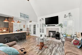 1931 Kingfisher Drive, Morehead City, NC 28557 — 3-bedroom home in Brooke Woods, Morehead City, NC, photo 8 of 40: 1931 Kingfisher Dr