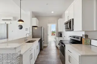 102 Cape Fear Boulevard Unit 204, Carolina Beach, NC 28428 — 2-bedroom condo in Towne Place Condominium, Carolina Beach, NC, photo 16 of 33
