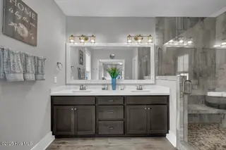 3078 Broadhaven Drive, Leland, NC 28451 — 4-bedroom home in Brunswick Forest, Leland, NC, photo 20 of 69: Primary Bathroom
