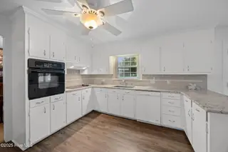 402 Kirkland Drive, Greenville, NC 27858 – photo 5: 28-web-or-mls-BLS_0054