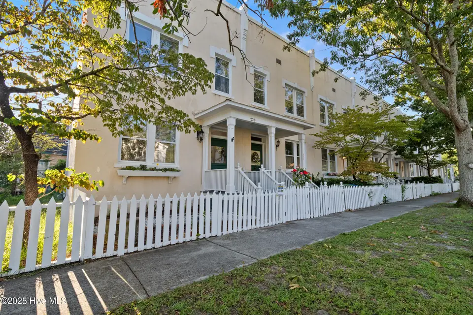 228 Mcrae Street, Wilmington, NC 28401 – photo 1 of 39: 228 McRae St