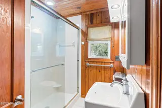 411 S Anderson Boulevard, Topsail Beach, NC 28445 — 3-bedroom home in Topsail Inlet Terrace, Topsail Beach, NC, photo 6 of 53: 021_411_s_anderson_blvd-21_598