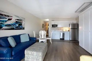 104 S Lumina Avenue Unit 103, Wrightsville Beach, NC 28480 — 1-bedroom condo in Summer Sands Condominiums, Wrightsville Beach, NC, photo 7 of 20