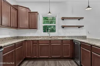 804 Oleander Street, Jacksonville, NC 28540 — 4-bedroom home in Williamsburg Plantation, Jacksonville, NC, photo 15 of 41