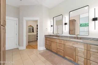 107 Mayflower Drive, Newport, NC 28570 – photo 24: Primary ensuite