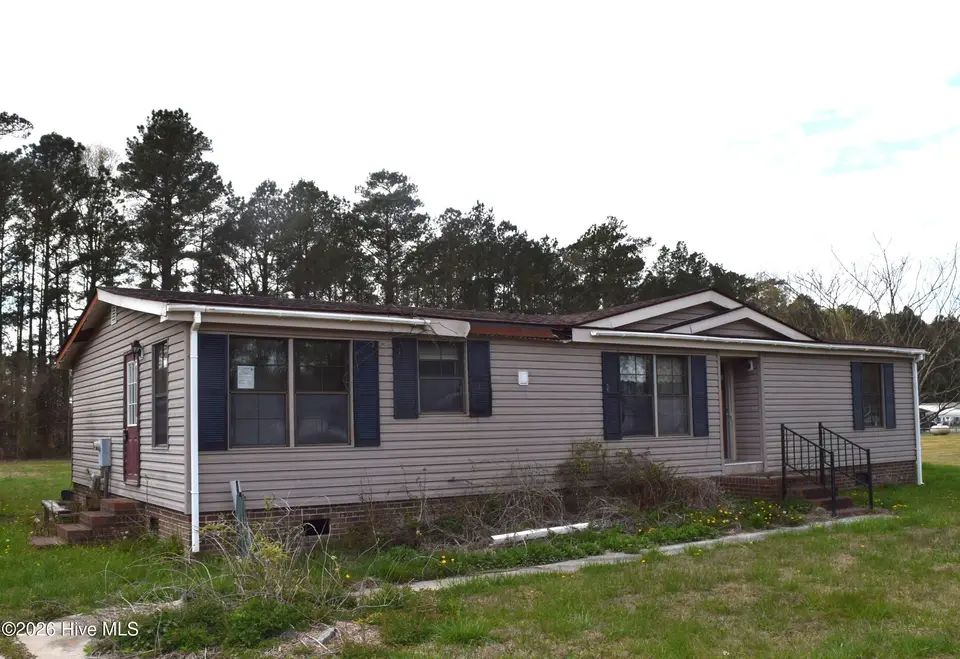 3029 Crystal Lake Drive, Elizabeth City, NC 27909 – photo 1 of 19: Front