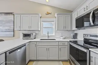 1417 N Topsail Drive, Surf City, NC 28445 – photo 13: 33-web-or-mls-_RAD6450