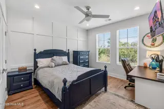 8124 Lakeview Drive, Wilmington, NC 28412 – photo 18: Main Level Secondary Bedroom
