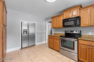 1104 N Overlook Drive, Greenville, NC 27858 – photo 3: Kitchen