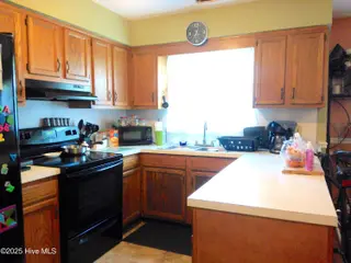 108 W Victoria Court A, Greenville, NC 27834 – photo 5: kitchen
