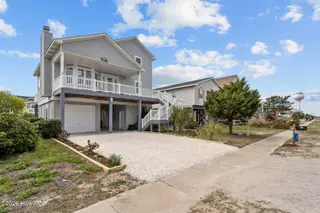 92 E Second Street, Ocean Isle Beach, NC 28469 – photo 7: 73-web-or-mls-DSC02378