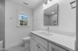 708 Bonham Avenue, Wilmington, NC 28403 – photo 24: 34_bathroom
