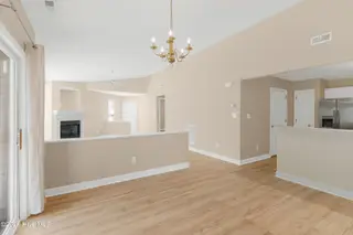 424 Commerce Avenue D, Morehead City, NC 28557 – photo 10: Dining area