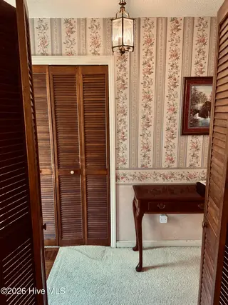 691 Harris Creek Road, Jacksonville, NC 28540 — 3-bedroom home, Jacksonville, NC, photo 24 of 41: foyer