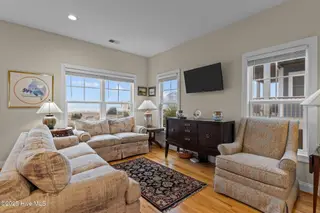672 Ocean Boulevard W, Holden Beach, NC 28462 – photo 8: 19-web-or-mls-BTS06254