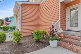 656 Settlers Lane, Kure Beach, NC 28449 – photo 7: entry way
