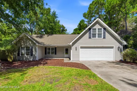 122 Pond View Cir, Hampstead