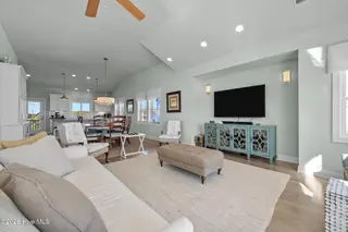 26 Porpoise Place, North Topsail Beach, NC 28460 – photo 7: Living Room