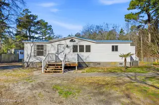 5595 Shaw Highway, Rocky Point, NC 28457 — 3-bedroom manufactured home, Rocky Point, NC, photo 3 of 40: 49_5595_shaw_hwy_049