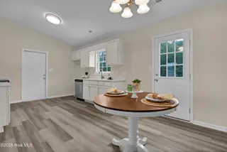 121 Starkys Creek Court, Maysville, NC 28555 — 3-bedroom home in Cross Creek, Maysville, NC, photo 9 of 30
