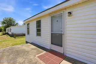 3014 Boones Neck Road SW, Supply, NC 28462 – photo 4: 4_3014_boones_neck_rd_sw_004