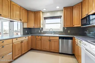 714 Ocean Boulevard, Topsail Beach, NC 28445 – photo 18: 23_DSC08248