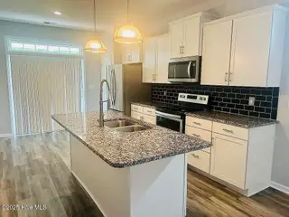 702 Pirates Landing Drive, Beaufort, NC 28516 – photo 19: Eat-In Kitchen w/ Granite Counters