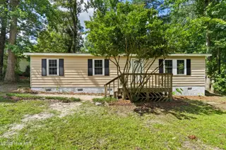 666 Bay Harbor Drive, Hampstead, NC 28443 — 2-bedroom manufactured home in Bay Harbor, Hampstead, NC, photo 1 of 26: mls-DSC05022