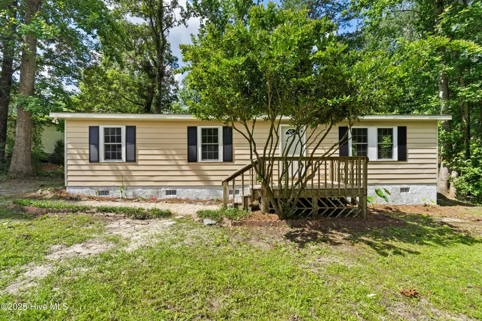 666 Bay Harbor Drive, Hampstead, NC 28443 — 2-bedroom manufactured home in Bay Harbor, Hampstead, NC, photo 1 of 26: mls-DSC05022