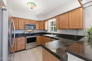 913 Hearthside Court, New Bern, NC 28560 – photo 14: Kitchen