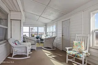 202 Glenn Street, Atlantic Beach, NC 28512 – photo 10: Sunroom