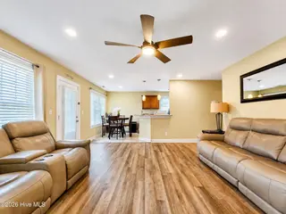 1660 Cedar Point Circle, Elizabeth City, NC 27909 – photo 4: Living Room