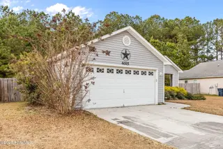 4015 W T Whitehead Drive, Jacksonville, NC 28546 – photo 3: Front left side