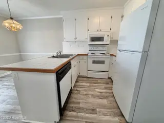 3801 Sterling Pointe Drive R2, Winterville, NC 28590 – photo 6: IMG_3414