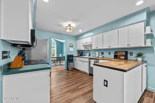 2007 Royal Pines Drive, New Bern, NC 28560 – photo 14: Kitchen