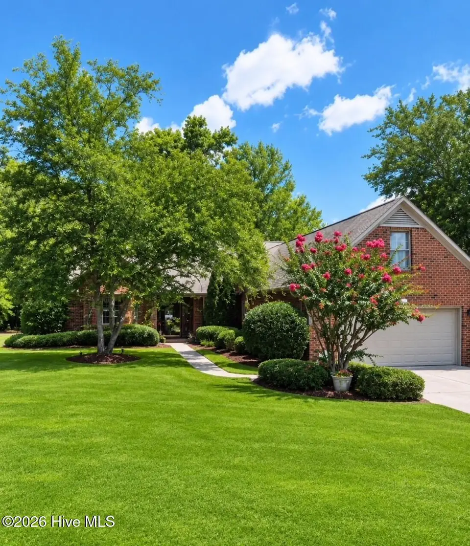 401 Village Green Court, Trent Woods, NC 28562 – photo 1 of 9: Front