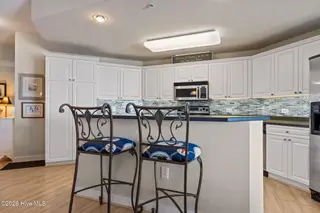 100 Olde Towne Yacht Club Drive 507, Beaufort, NC 28516 – photo 16: Kitchen Island