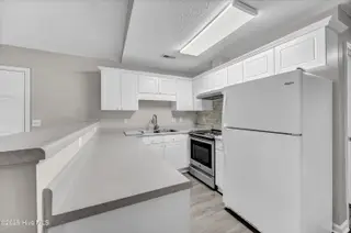 601 Brewster Lane, Wilmington, NC 28412 – photo 9: Kitchen