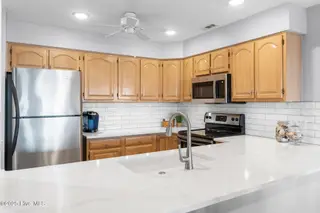 1916 Inlet Village Circle SW Unit 3a, Ocean Isle Beach, NC 28469 — 2-bedroom condo in Inlet Wacche, Ocean Isle Beach, NC, photo 7 of 38: Kitchen