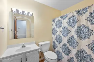 4641 Masonboro Loop Road, Wilmington, NC 28409 – photo 18: Main bathroom