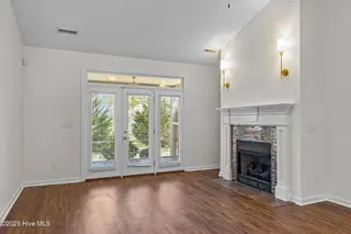 3302 Hogan Court A, Morehead City, NC 28557 – photo 4: 19-web-or-mls-1S3A7682