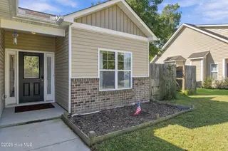8795 Lanvale Oaks Drive NE, Leland, NC 28451 — 3-bedroom home in Lanvale Oaks, Leland, NC, photo 7 of 33: 8795_lanvale_oaks_dr_004