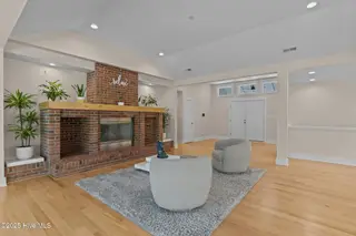 605 Ravenswood Road, Hampstead, NC 28443 – photo 7: Living room