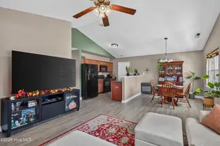 121 Woodbury Farm Drive, Jacksonville, NC 28540 – photo 7